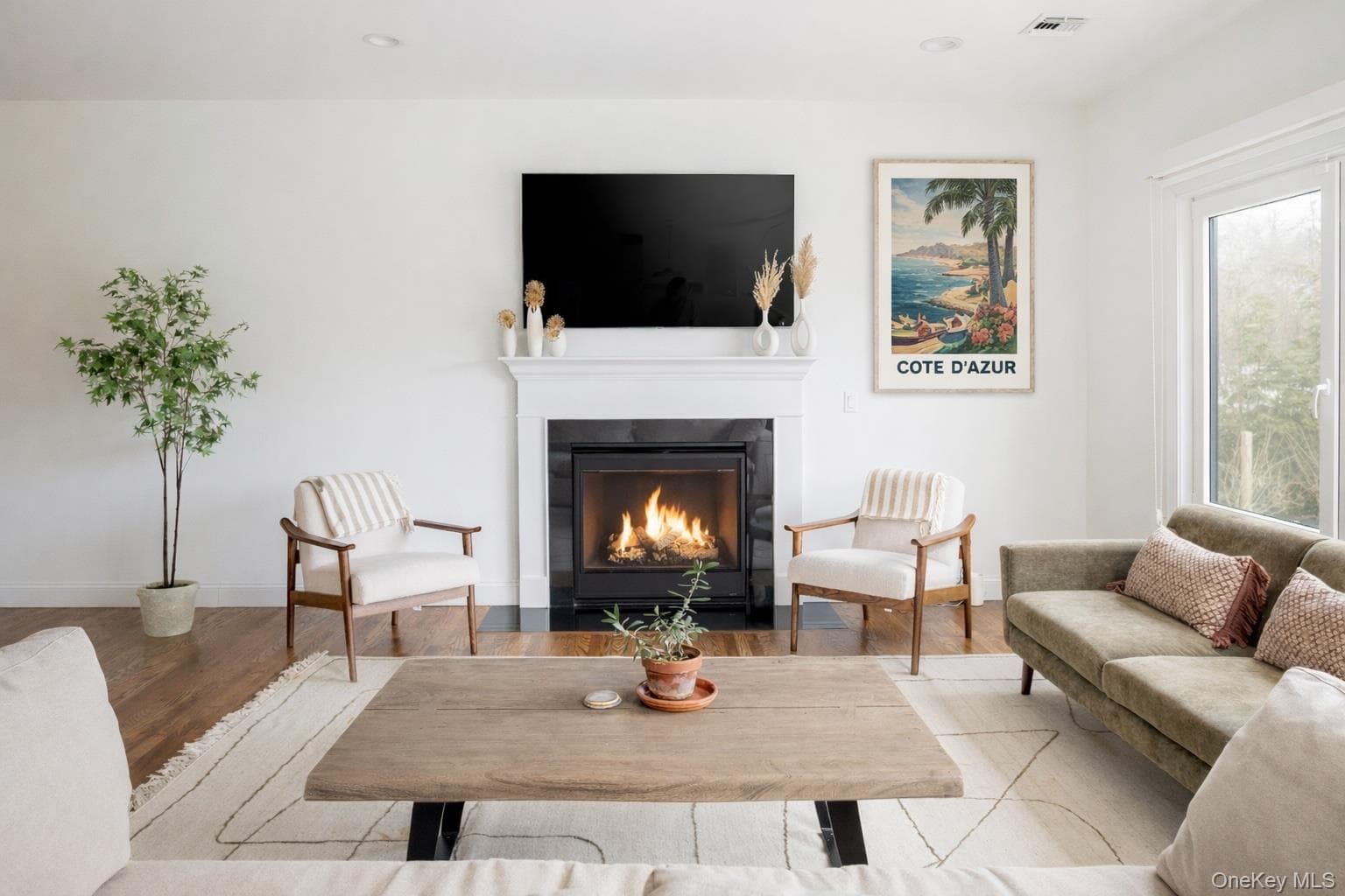 660 Sutton Place thumbnail 7