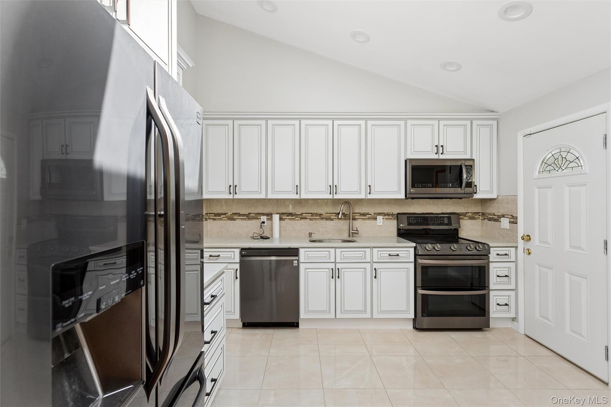 1031 Fordham Lane thumbnail 8
