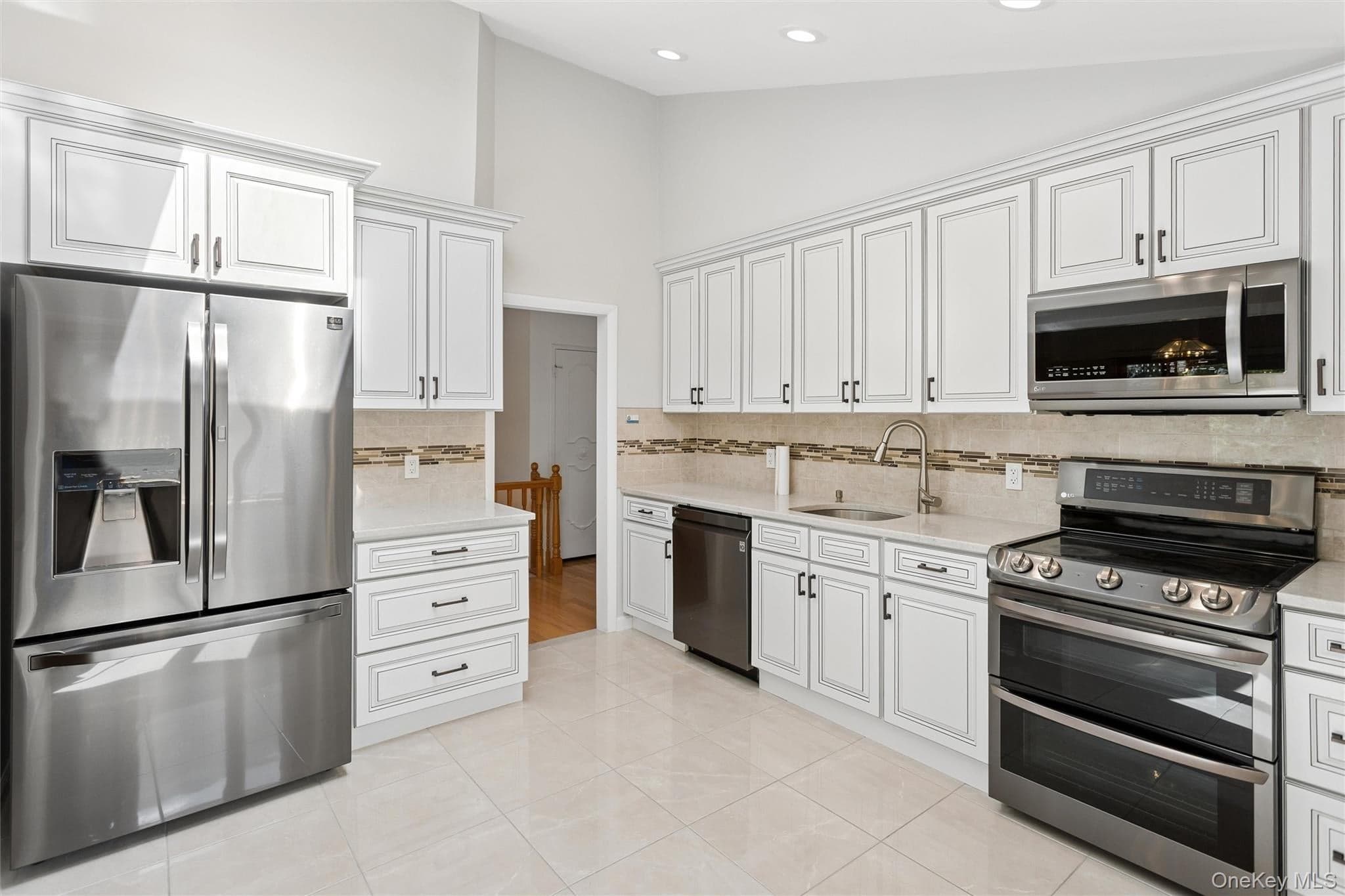 1031 Fordham Lane thumbnail 9