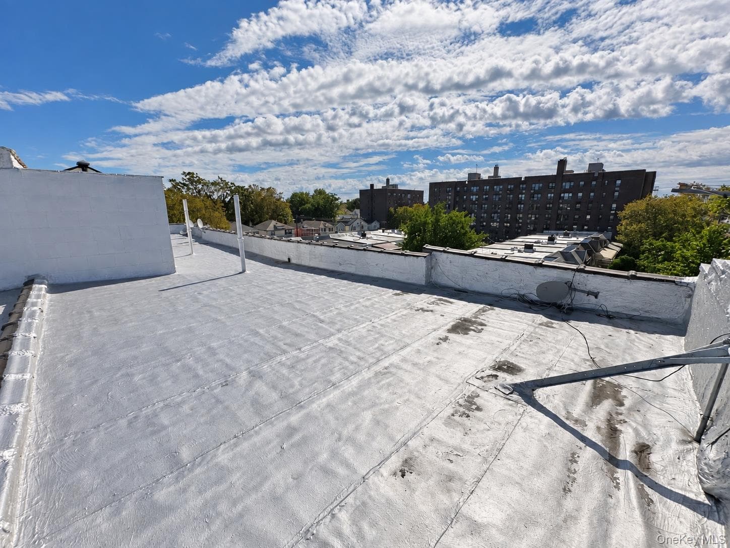 2137 E 14th Street thumbnail 37