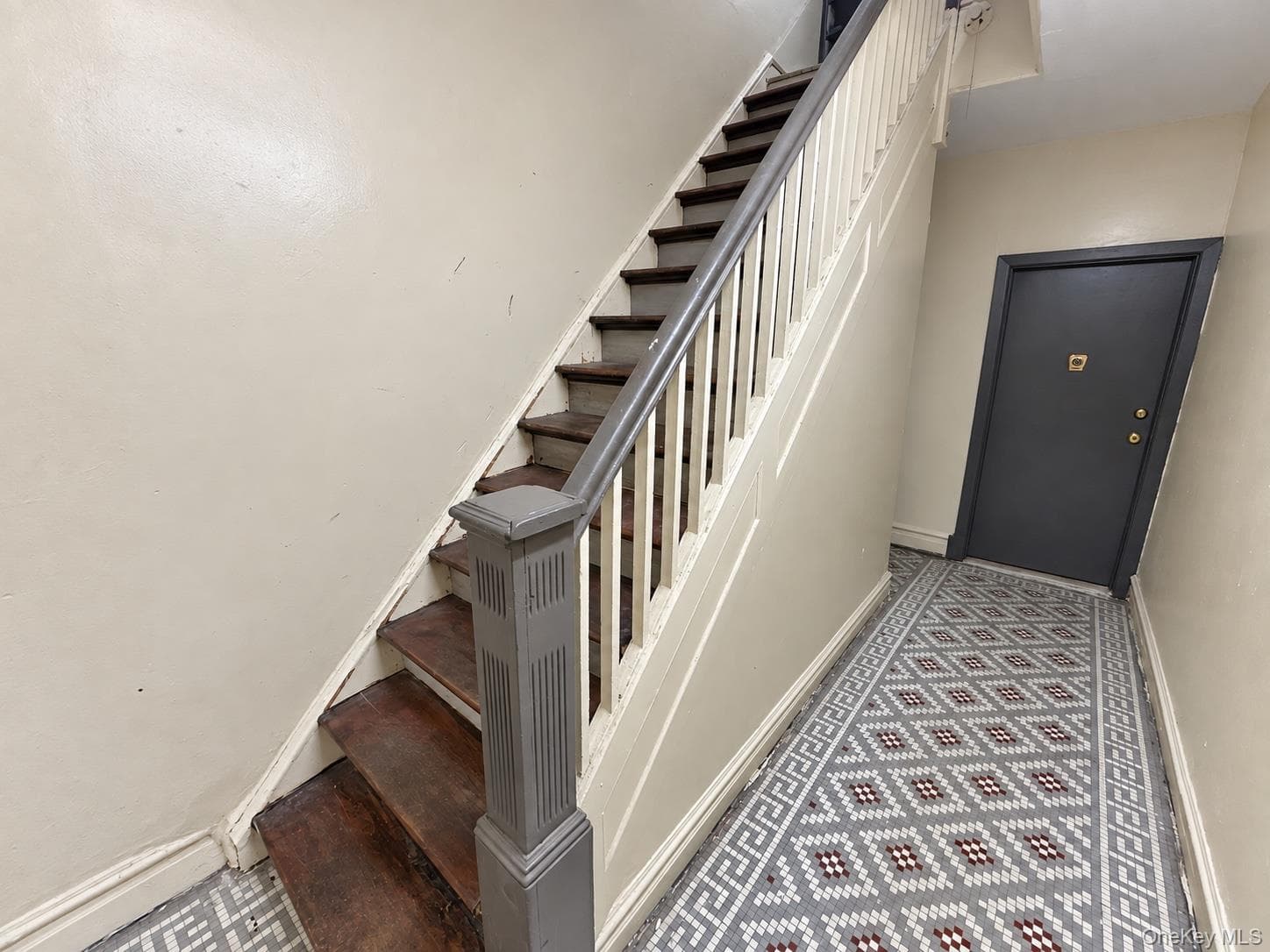 2137 E 14th Street thumbnail 11