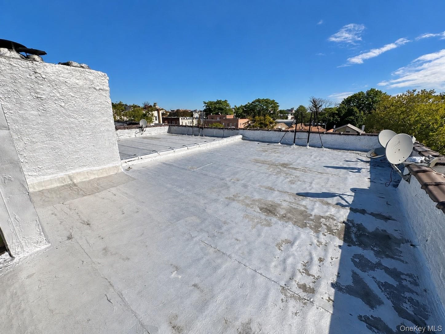 2137 E 14th Street thumbnail 36