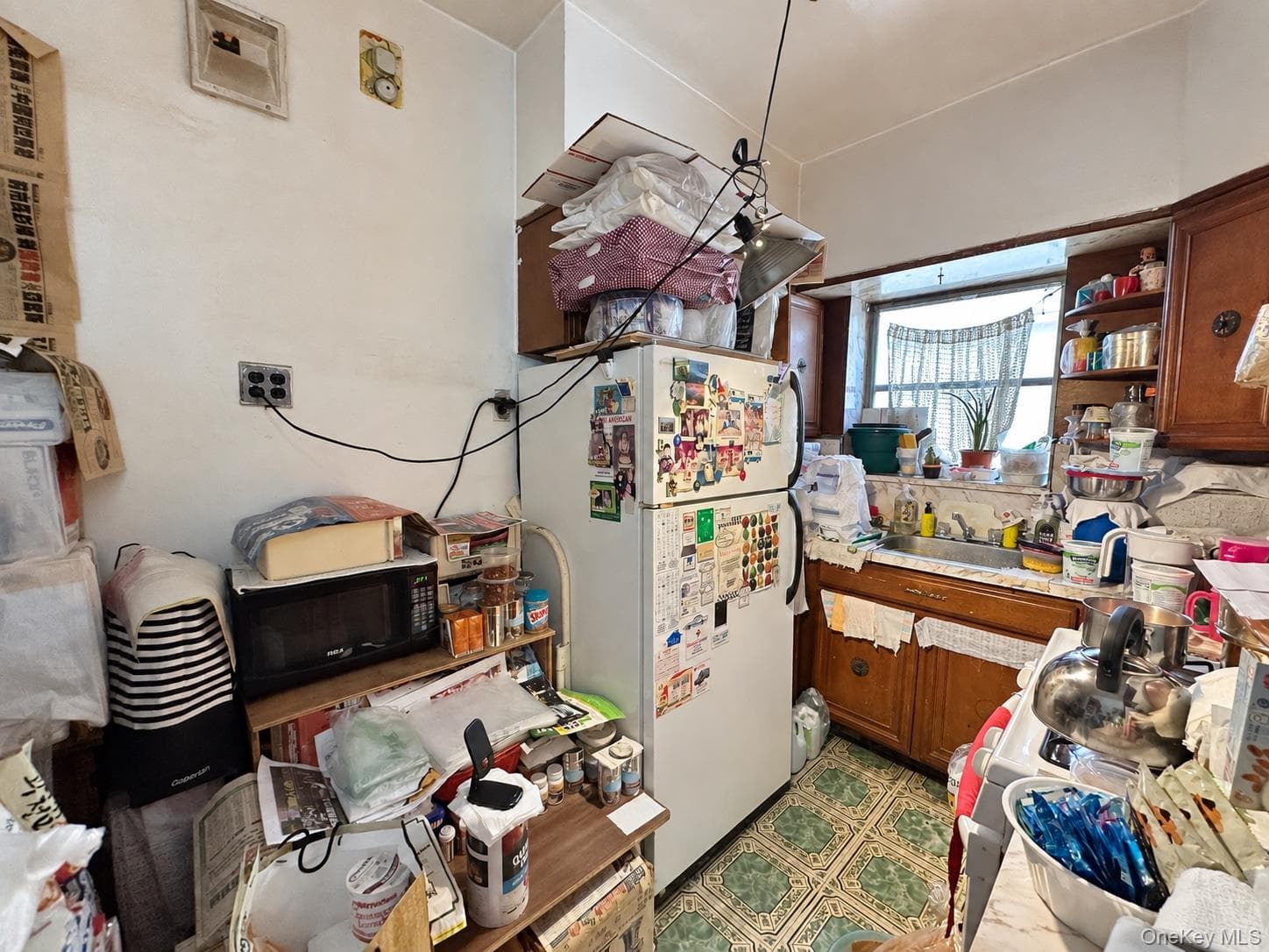 2137 E 14th Street thumbnail 9
