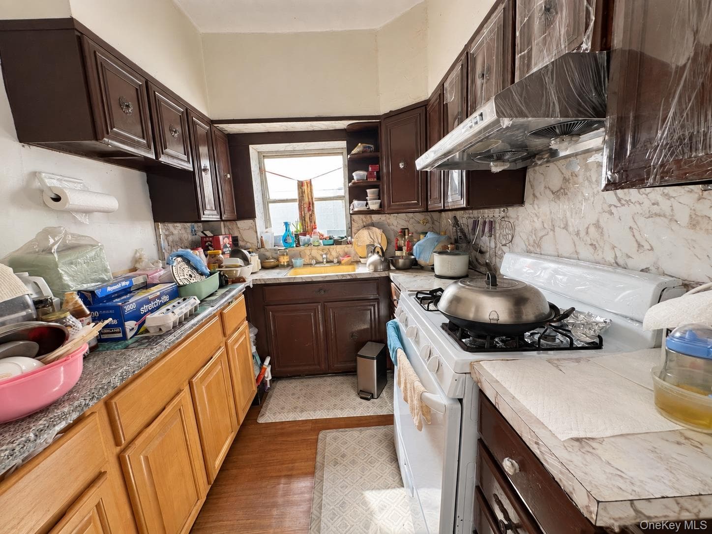 2137 E 14th Street thumbnail 23