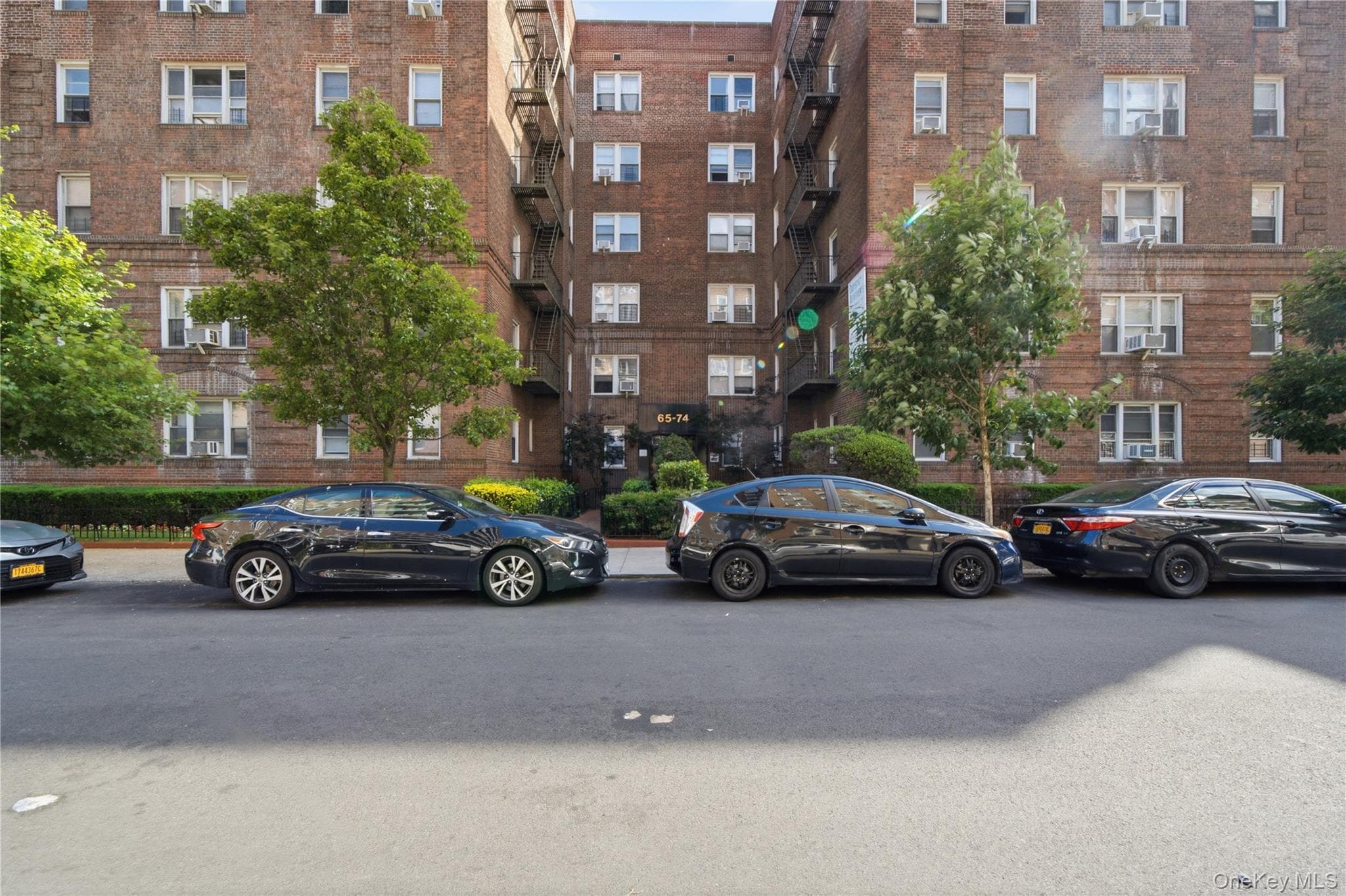 65-74 Saunders Street Unit: 3H, Rego Park