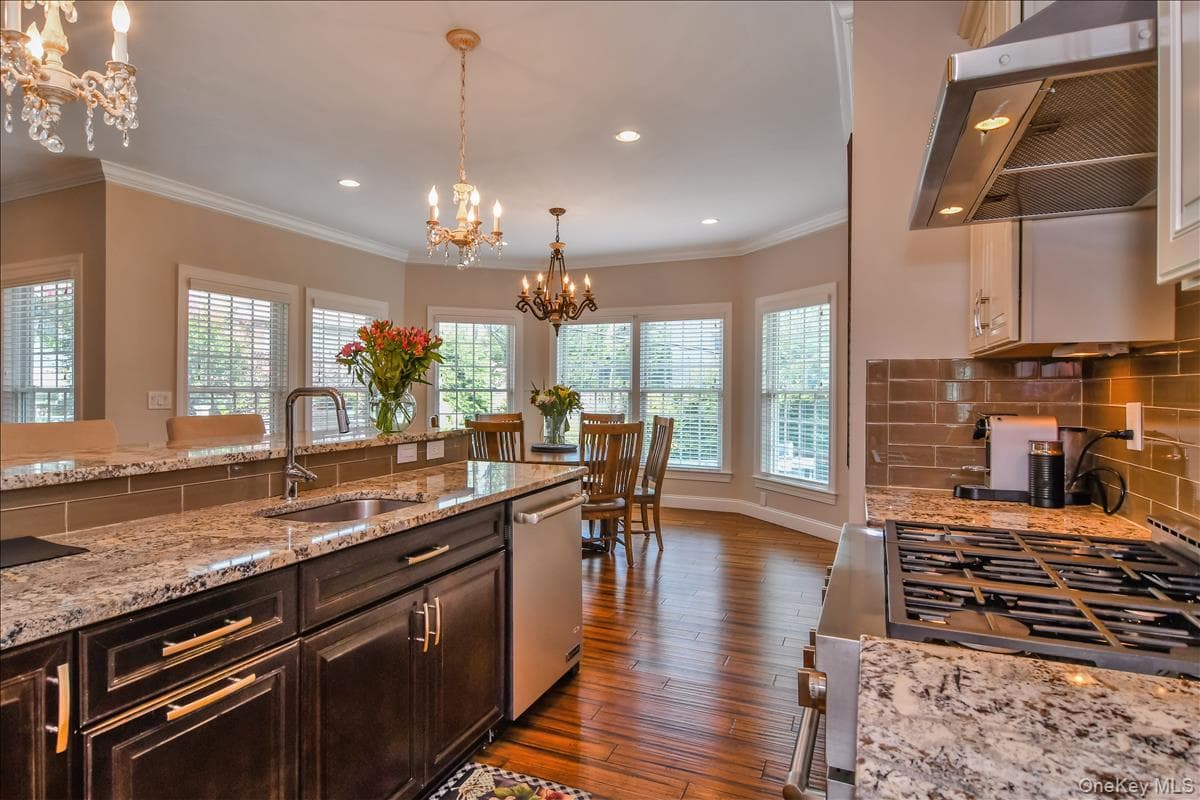 954 Glenridge Avenue thumbnail 6