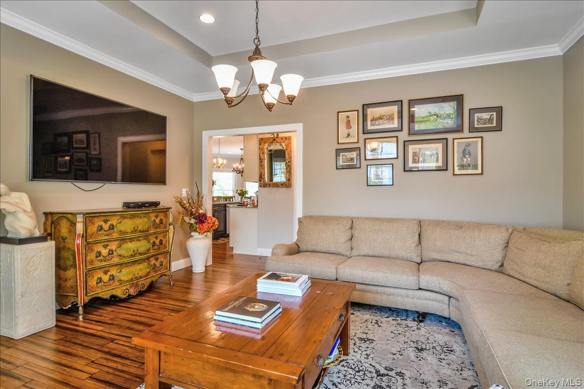 954 Glenridge Avenue thumbnail 4