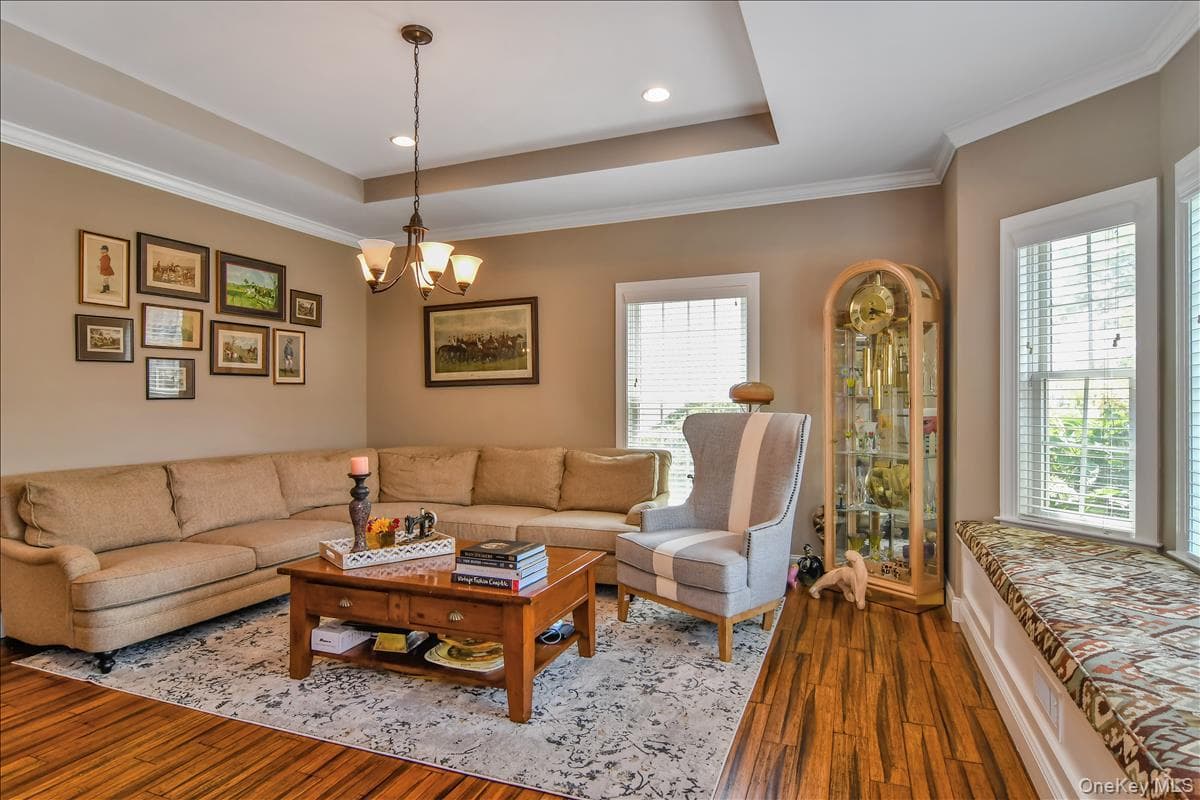 954 Glenridge Avenue thumbnail 3