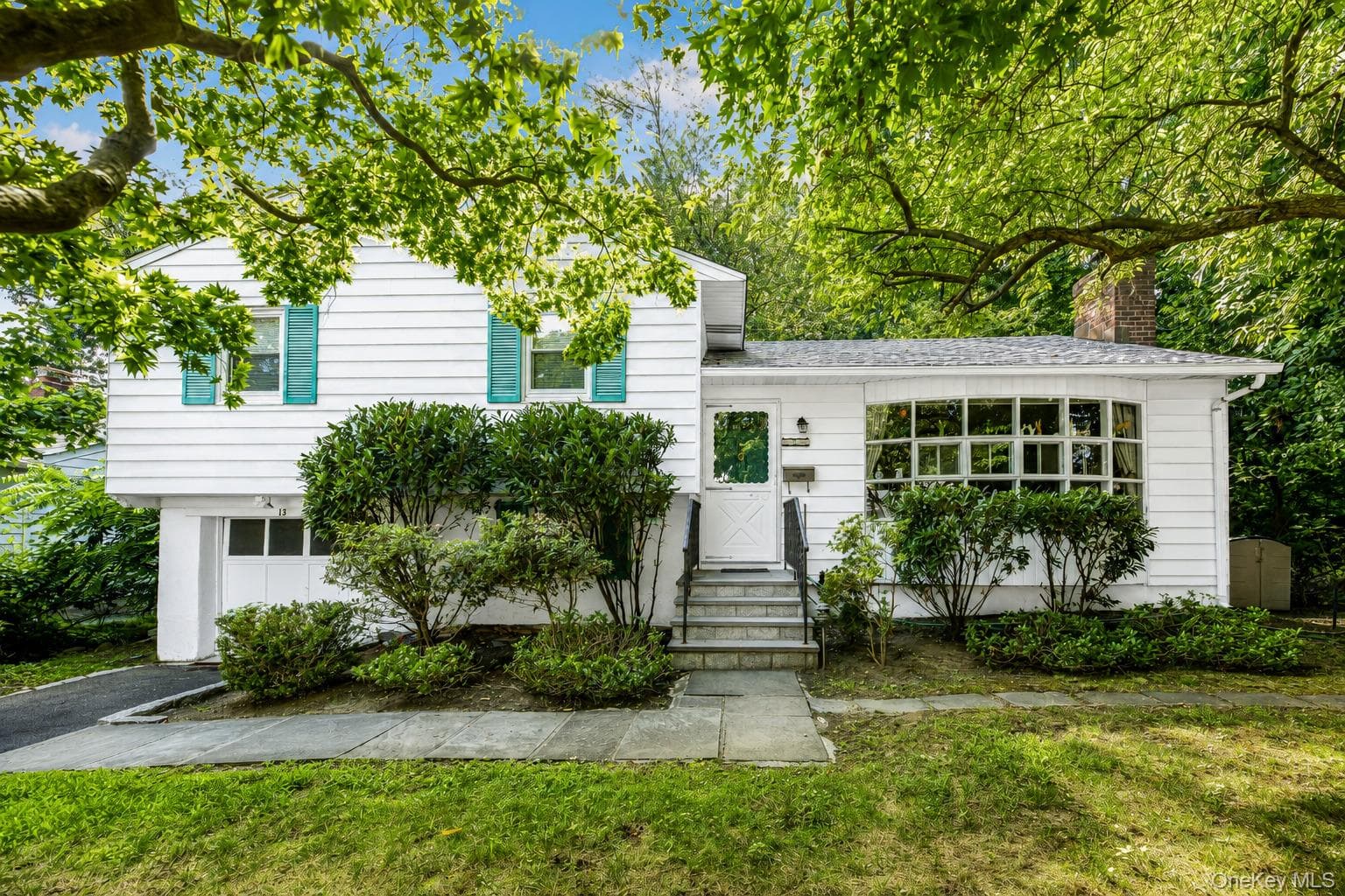 13 Vista Place, Hartsdale
