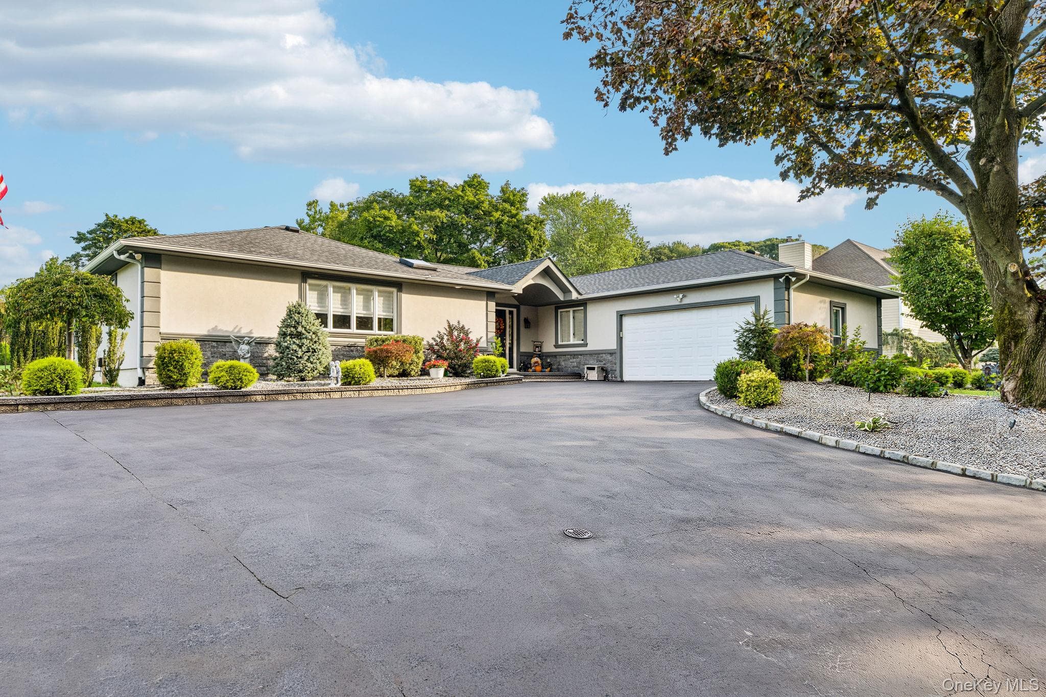 5 Corwin Court, Dix Hills