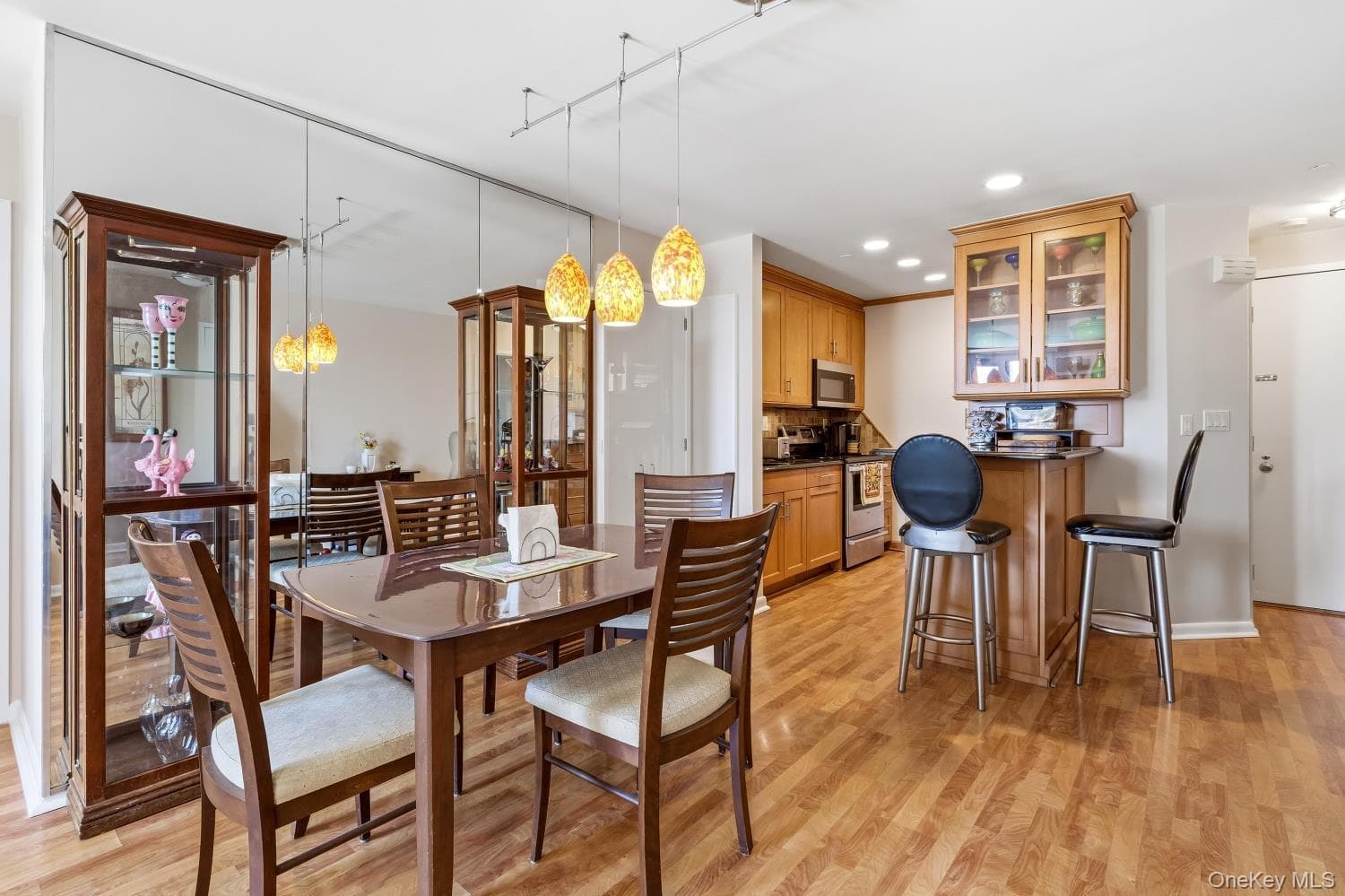 185 W Park Avenue Unit: 406 thumbnail 14