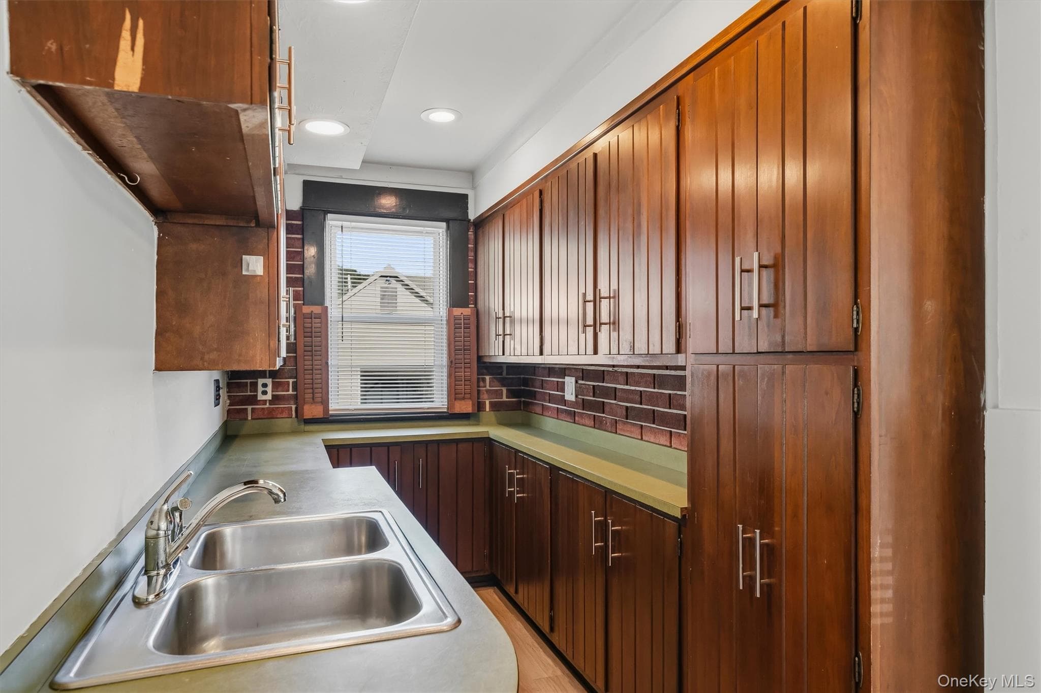 32 Kingston Avenue thumbnail 19