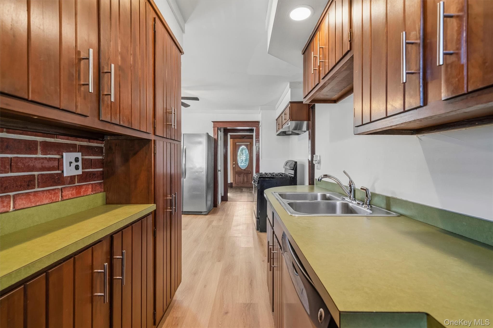 32 Kingston Avenue thumbnail 20
