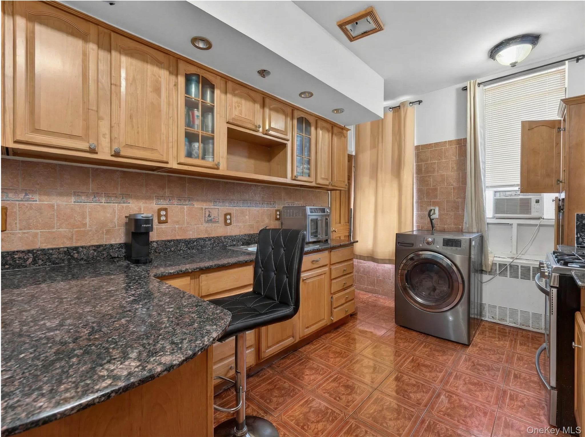 1434 Greene Avenue thumbnail 3