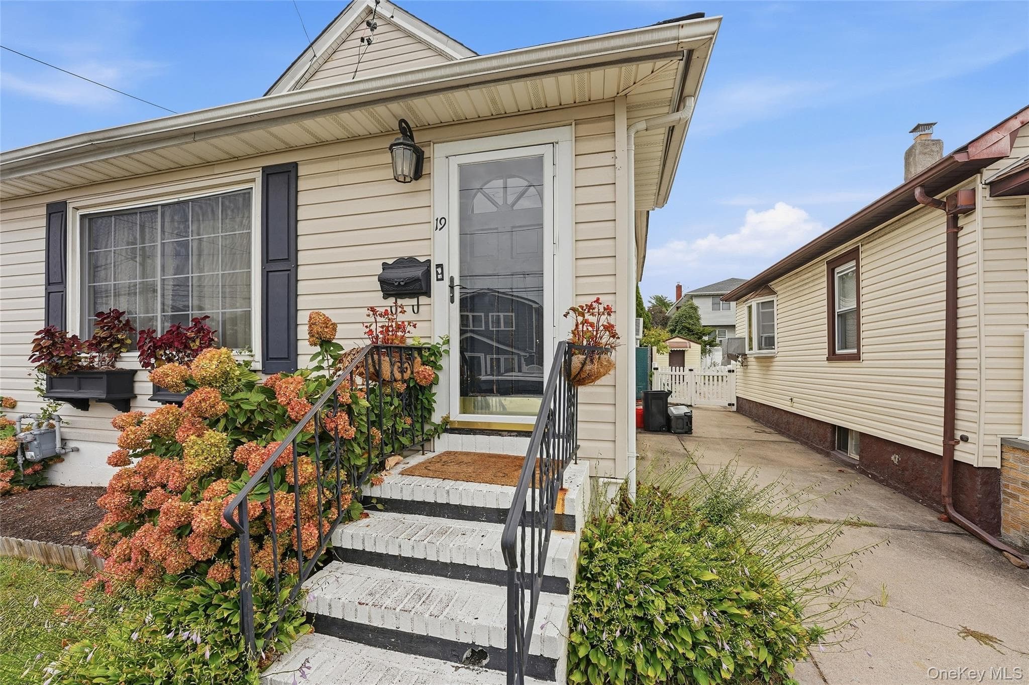 19 Catherine Avenue thumbnail 3