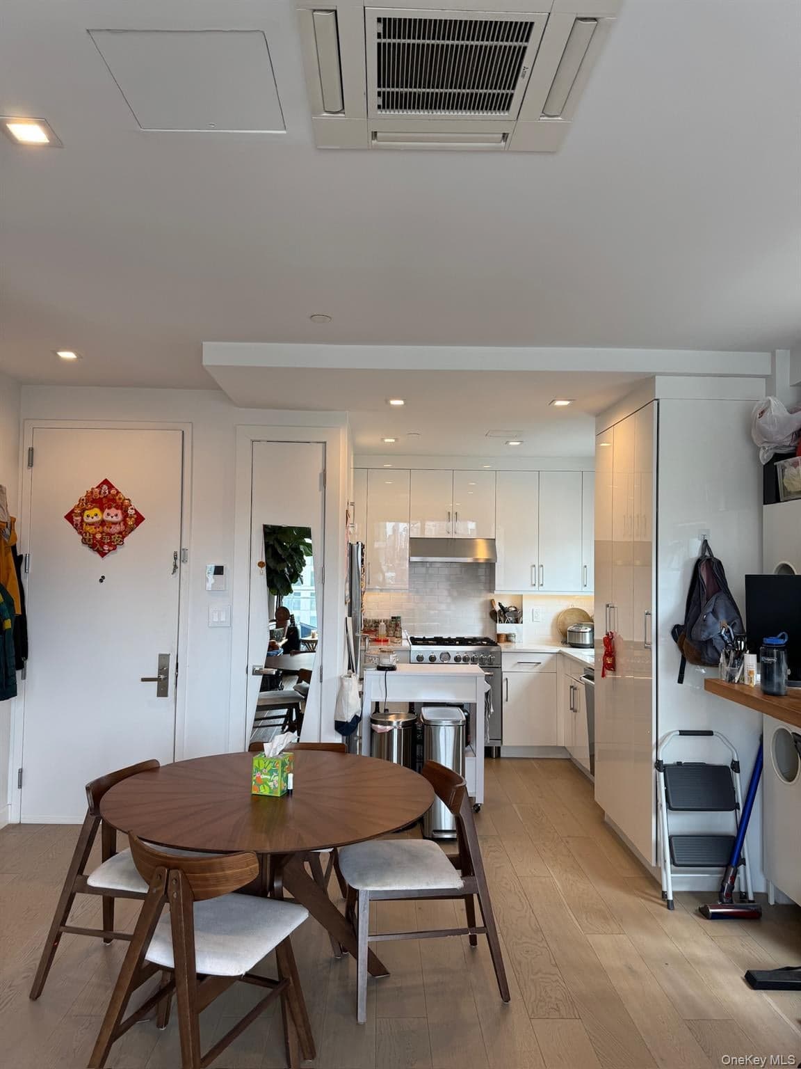 4244 Crescent Street Unit: 6B thumbnail 12