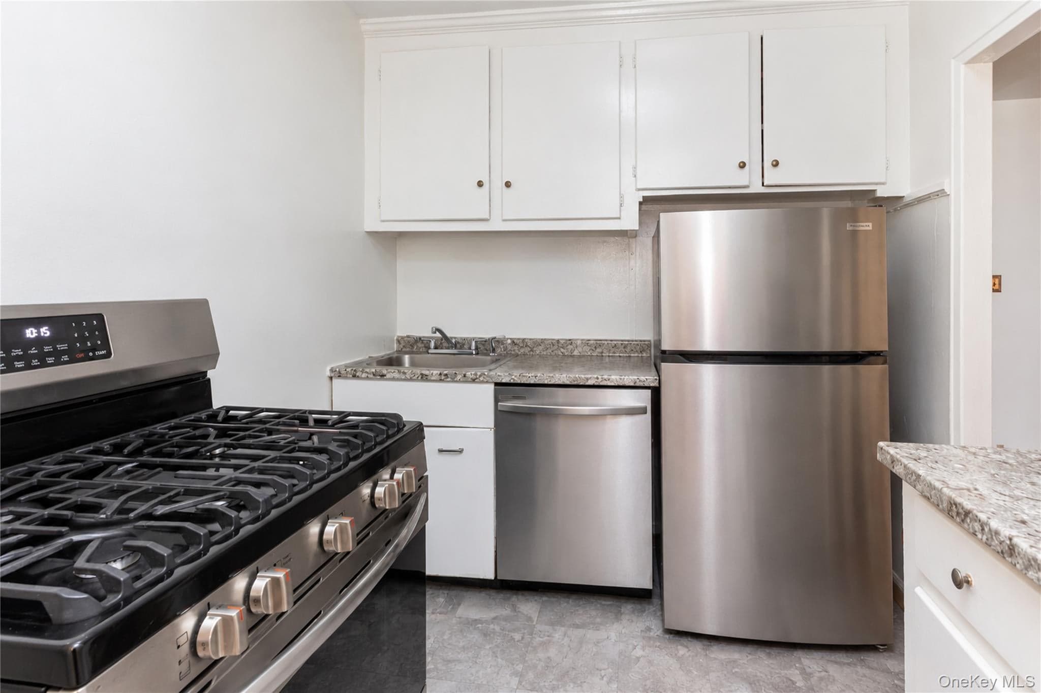 3299 Cambridge Avenue Unit: 4F thumbnail 5