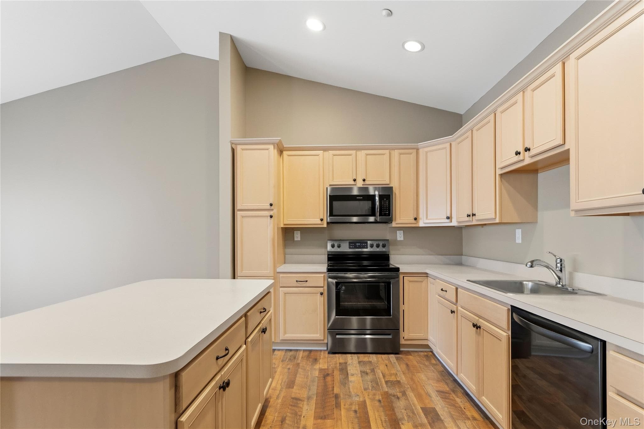 406 Narragansett Villas Drive thumbnail 10