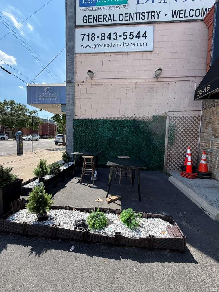 9215 Rockaway Boulevard thumbnail 3