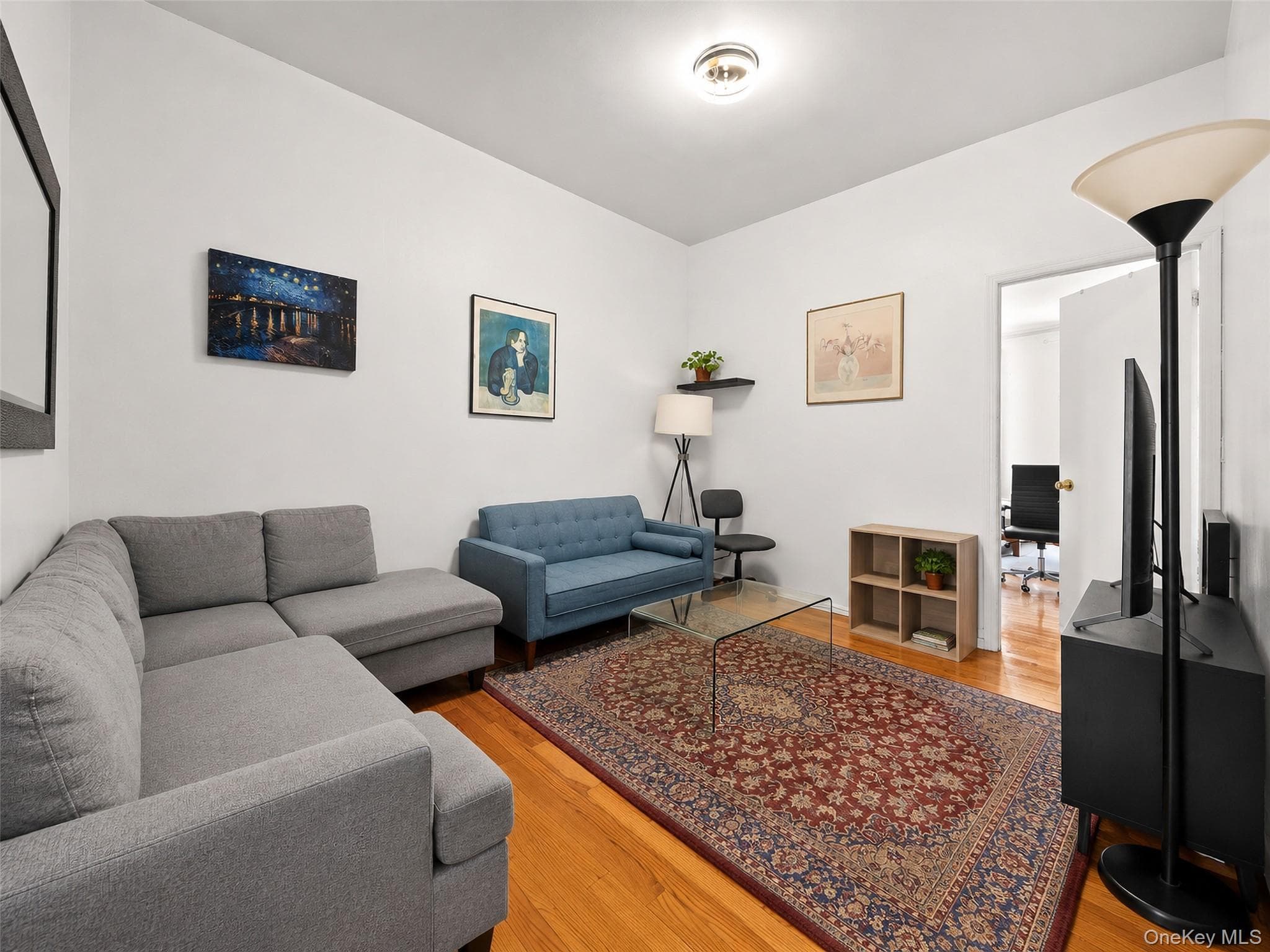 60-11 Myrtle Avenue thumbnail 2