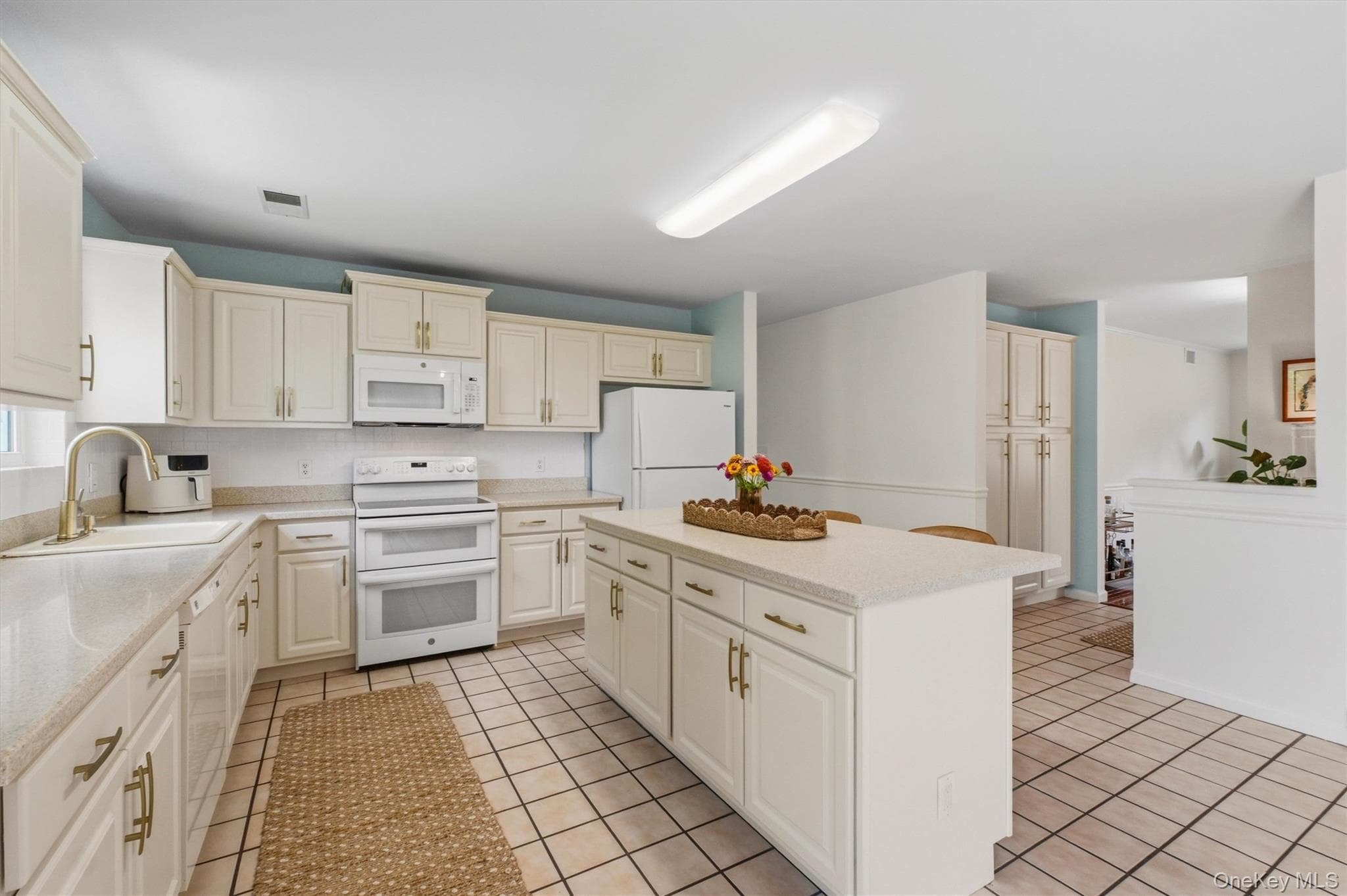 28 E Hill Road thumbnail 16