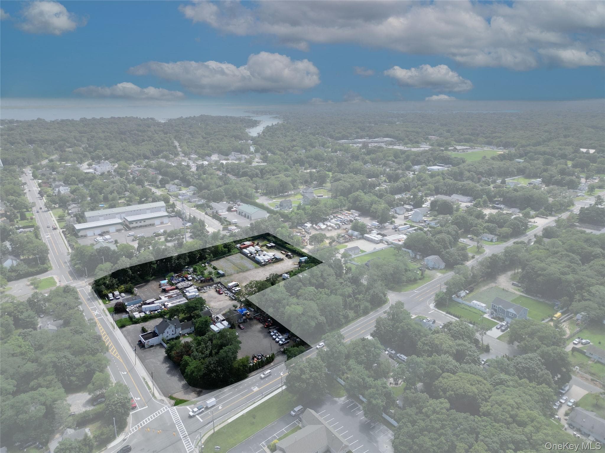 122 Railroad Avenue thumbnail 4