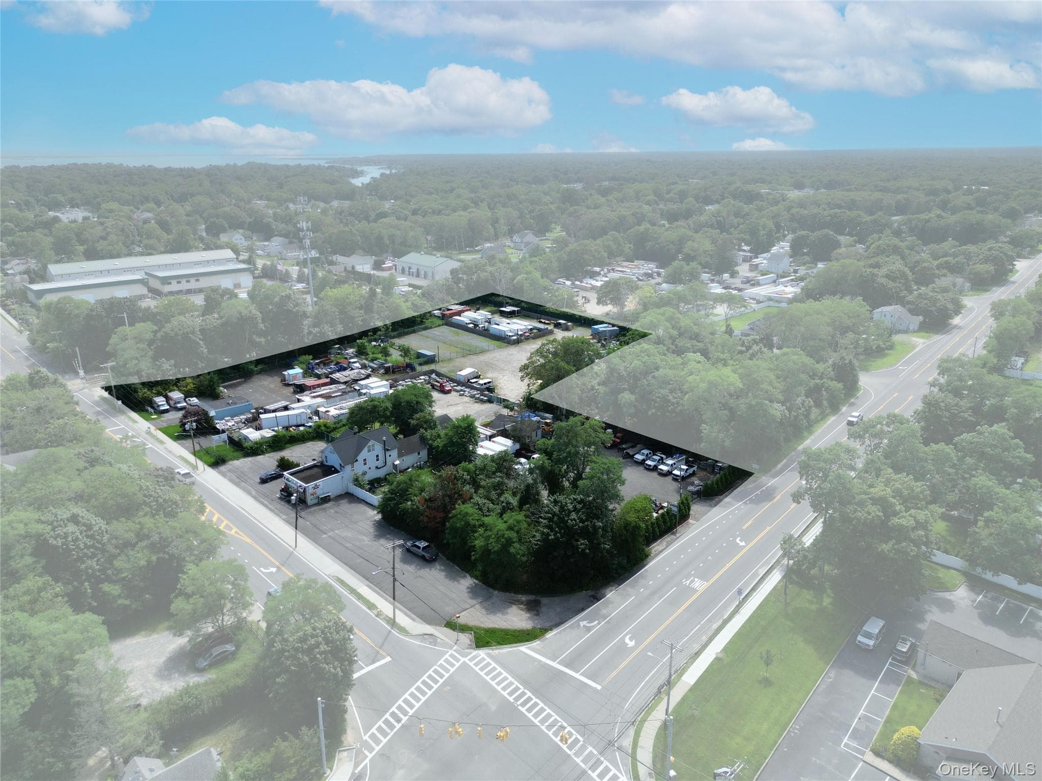122 Railroad Avenue thumbnail 3