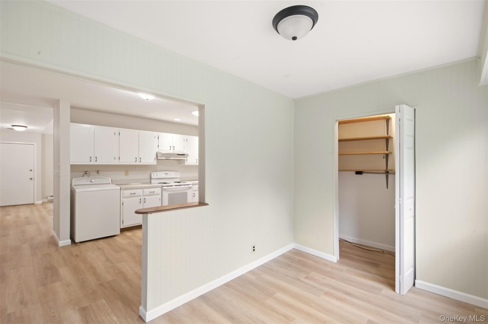 209 Strathmore Gate Drive thumbnail 16