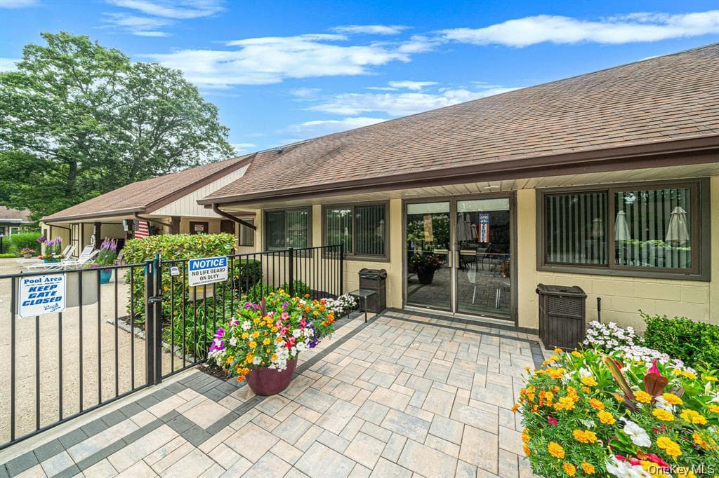 209 Strathmore Gate Drive thumbnail 30