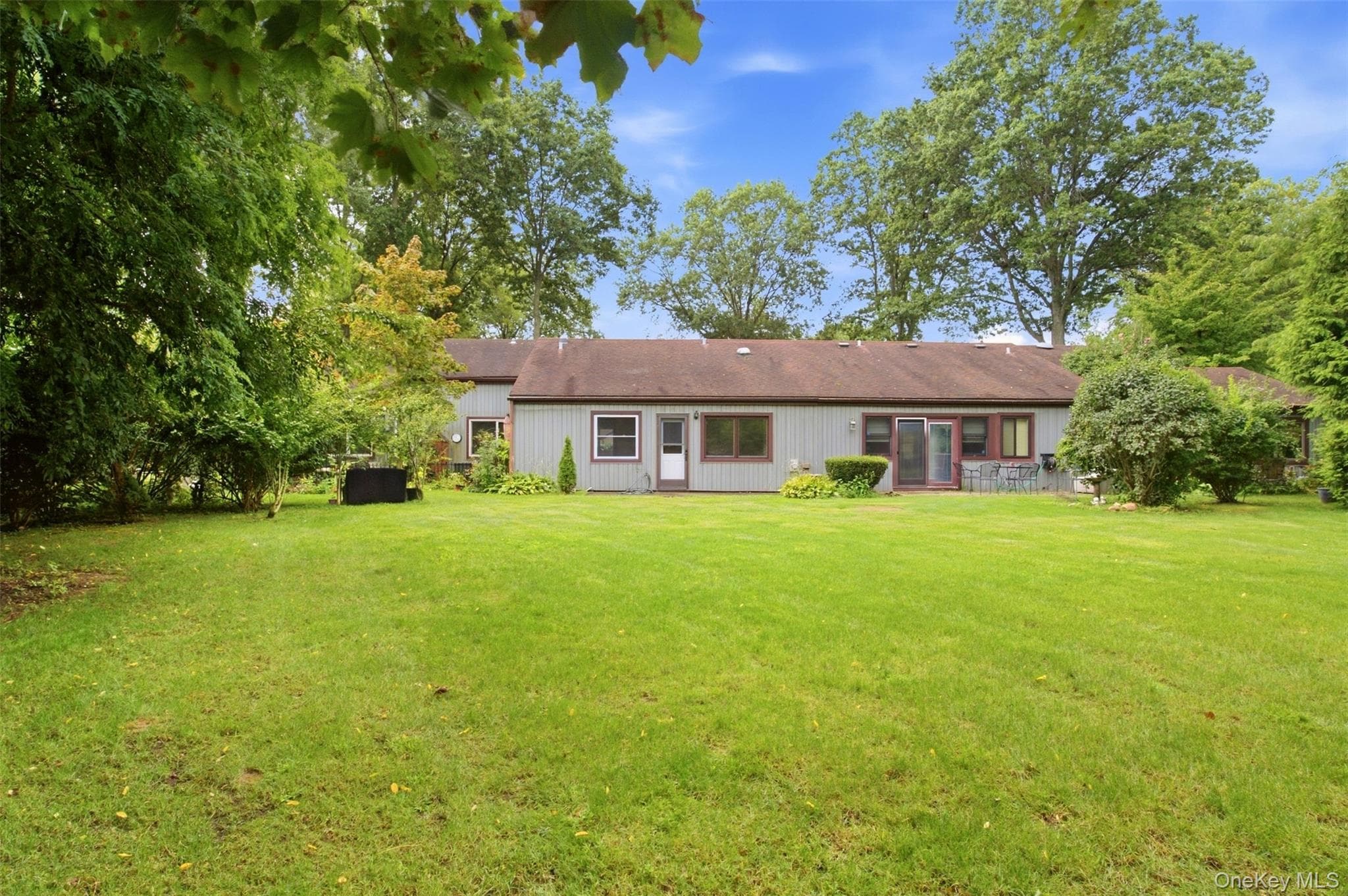209 Strathmore Gate Drive thumbnail 23