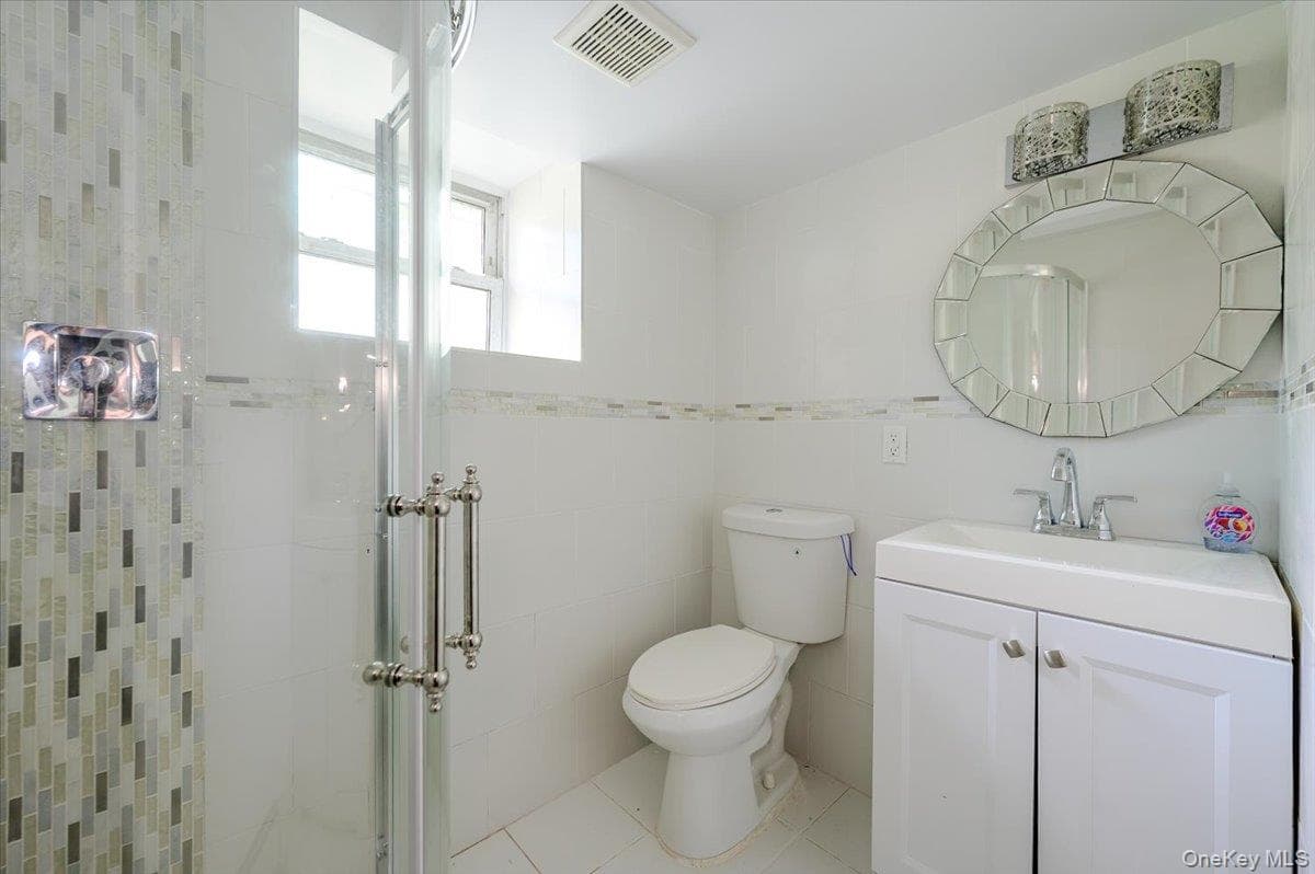 439 E 143 Street thumbnail 22
