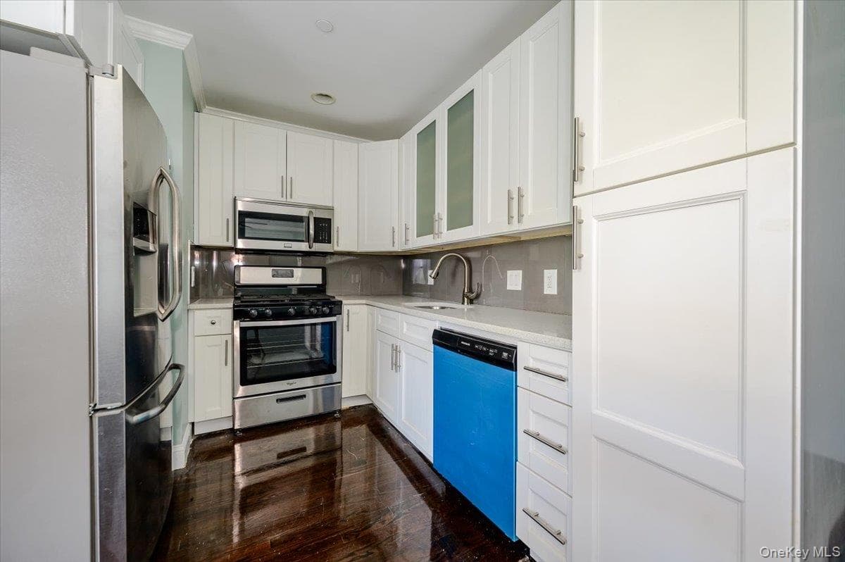 439 E 143 Street thumbnail 26