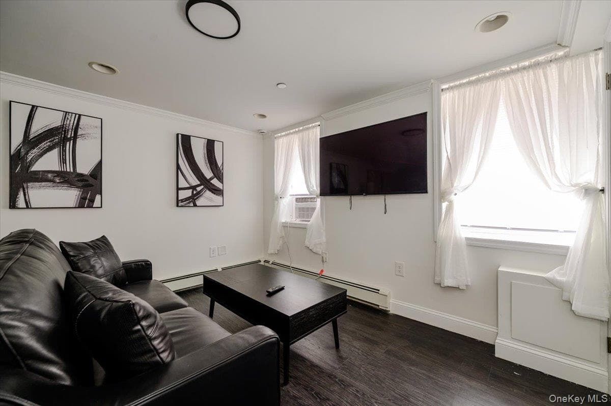 439 E 143 Street thumbnail 20