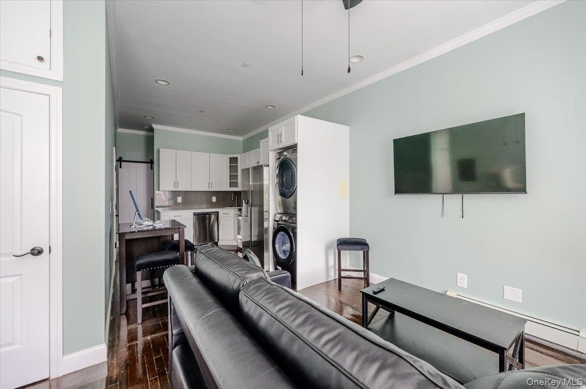 439 E 143 Street thumbnail 31