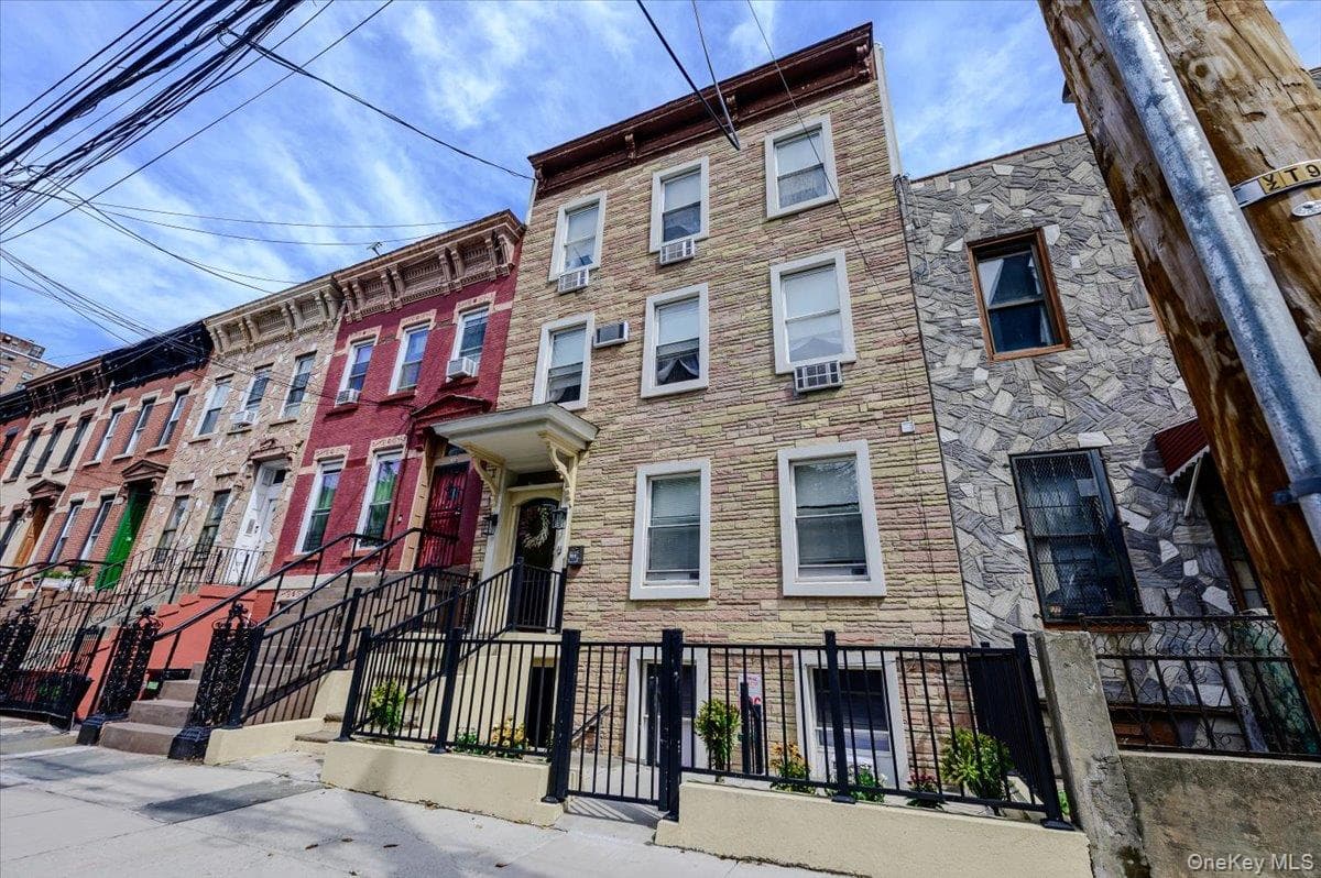 439 E 143 Street thumbnail 2