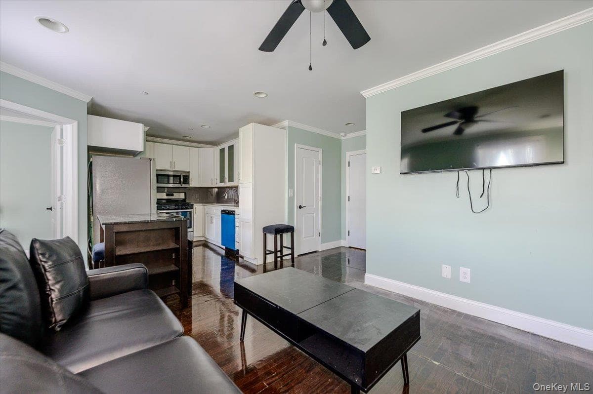 439 E 143 Street thumbnail 25