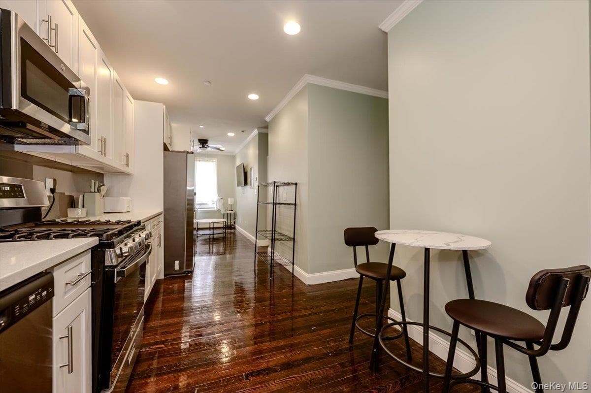 439 E 143 Street thumbnail 8
