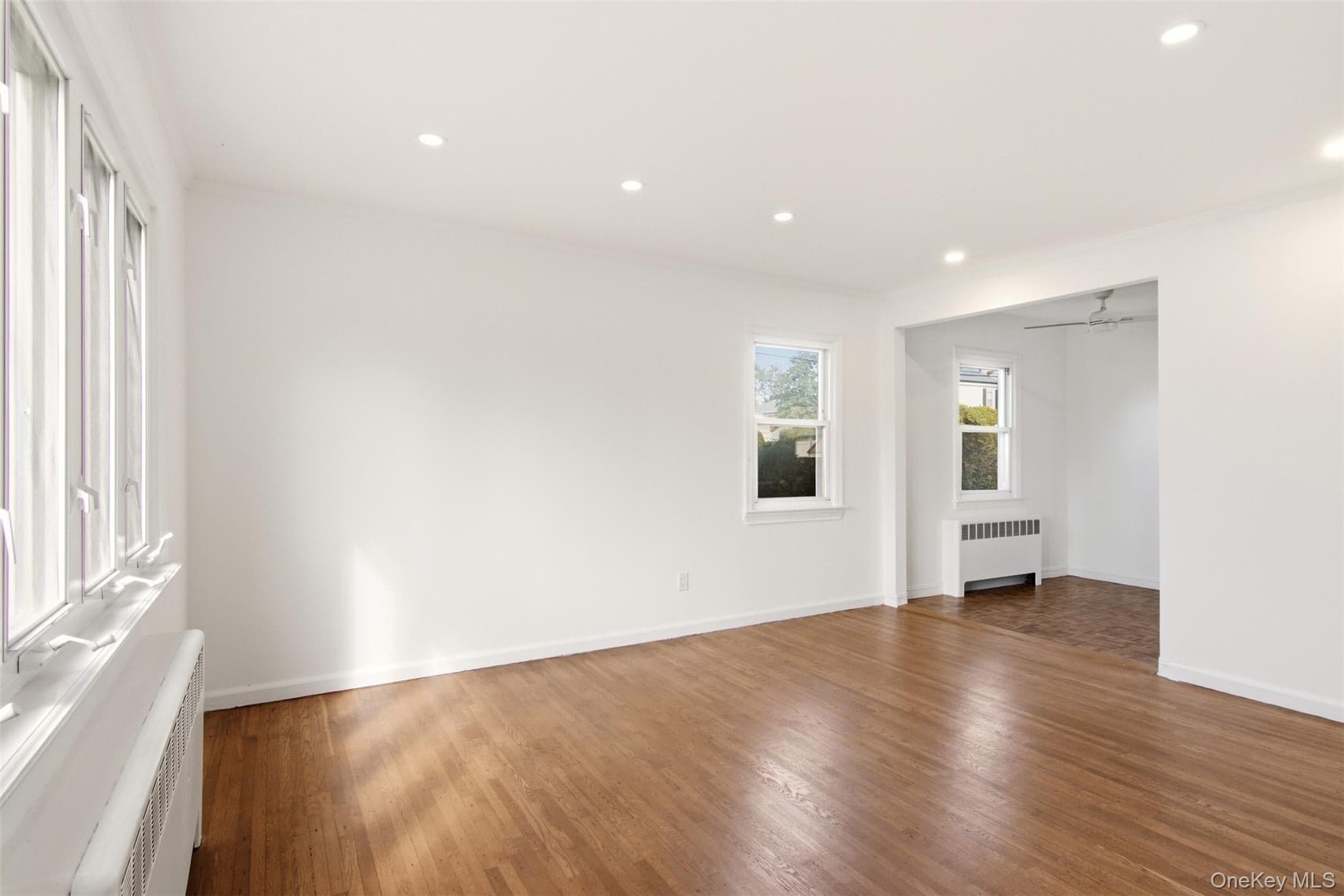 336 Herricks Road thumbnail 14