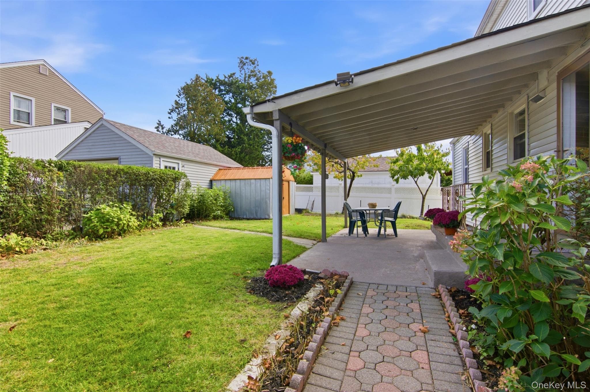 336 Herricks Road thumbnail 25