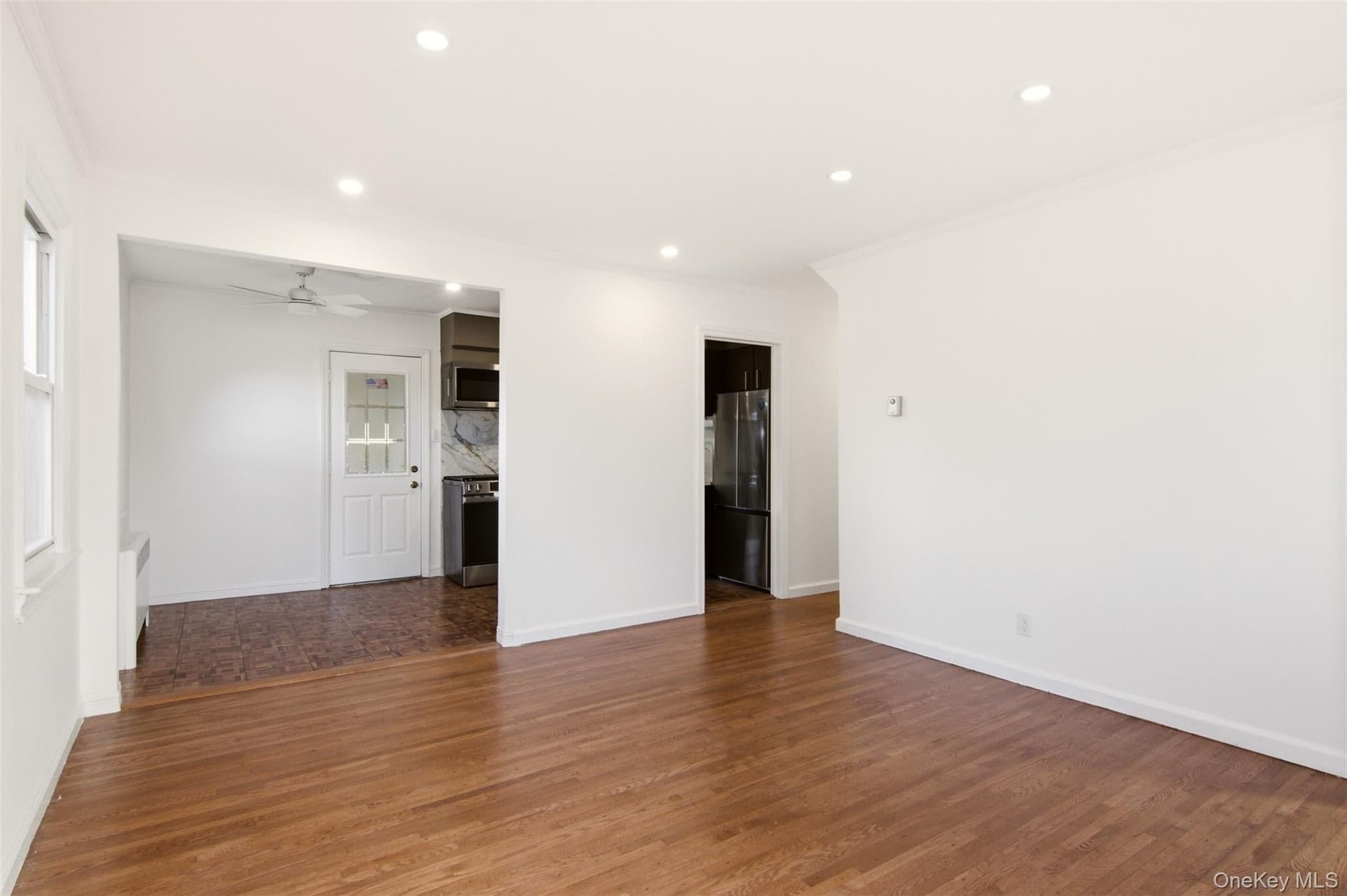 336 Herricks Road thumbnail 17