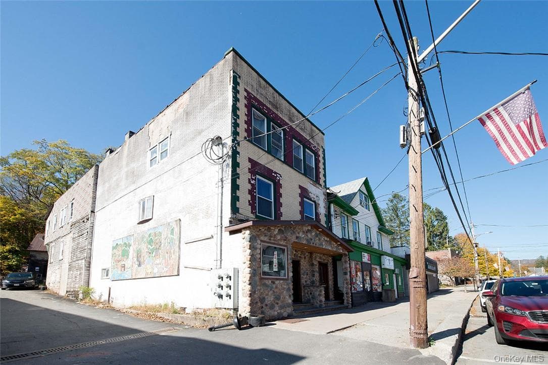 64 N Main Street, Liberty