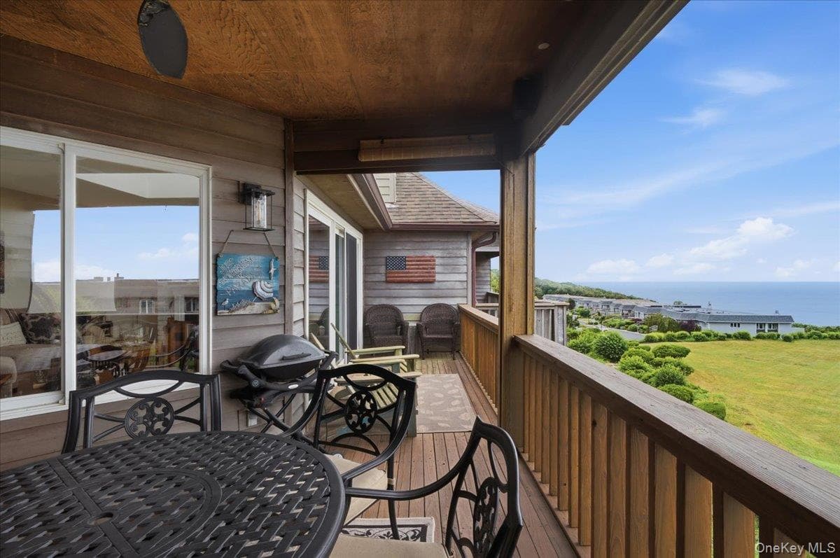606 Fox Hill Drive thumbnail 28