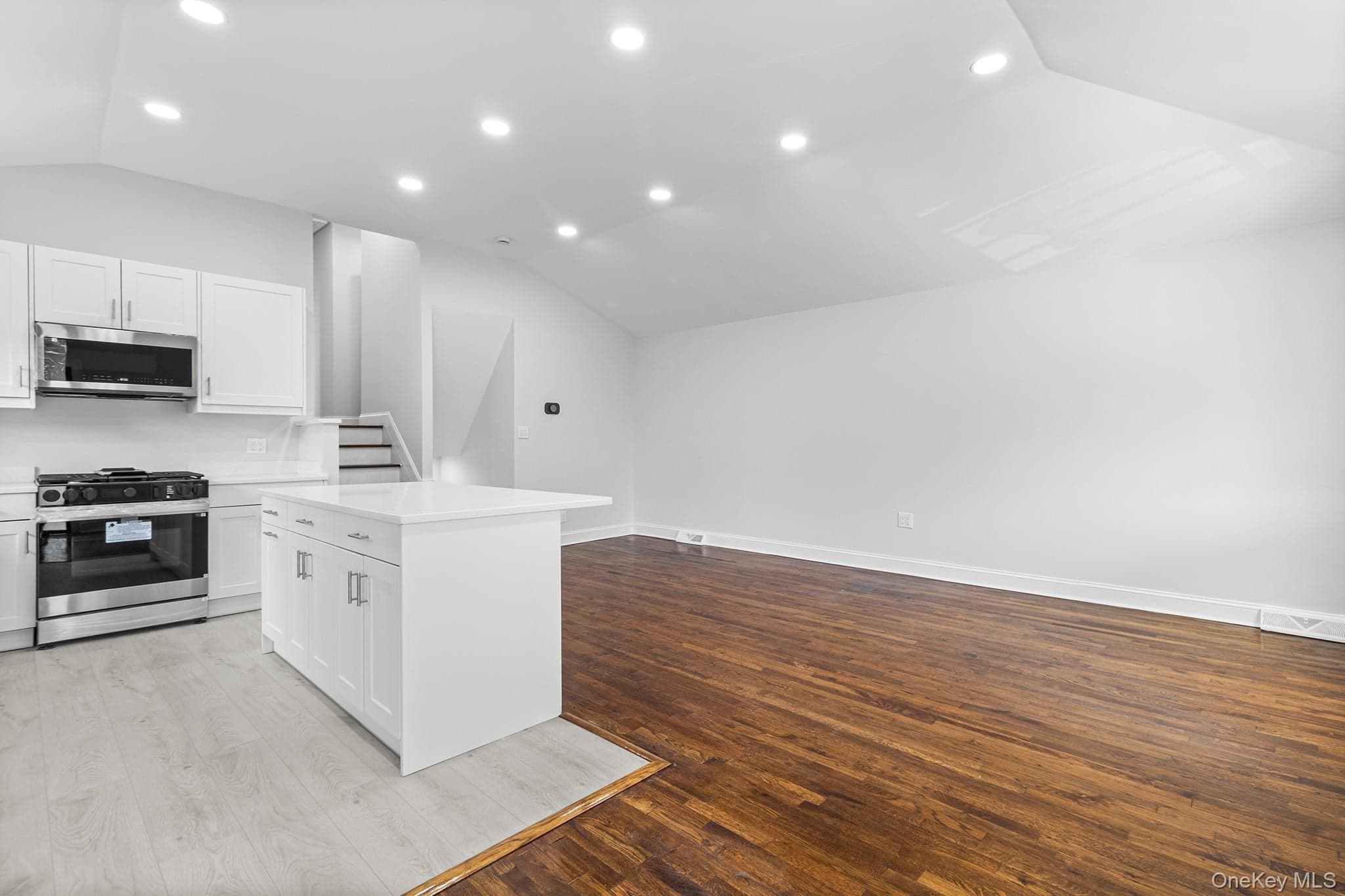 2378 E 70th Street thumbnail 10