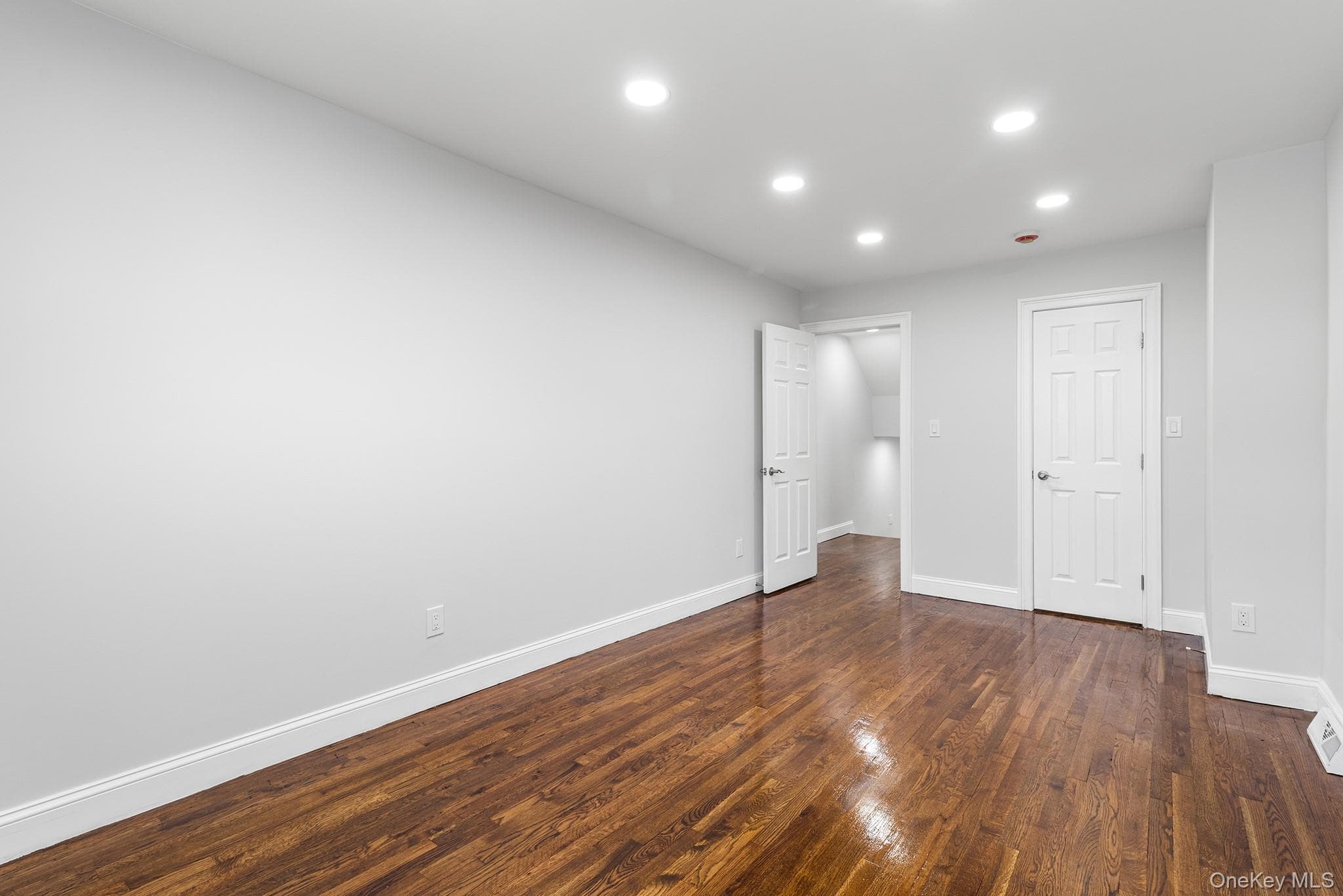 2378 E 70th Street thumbnail 6