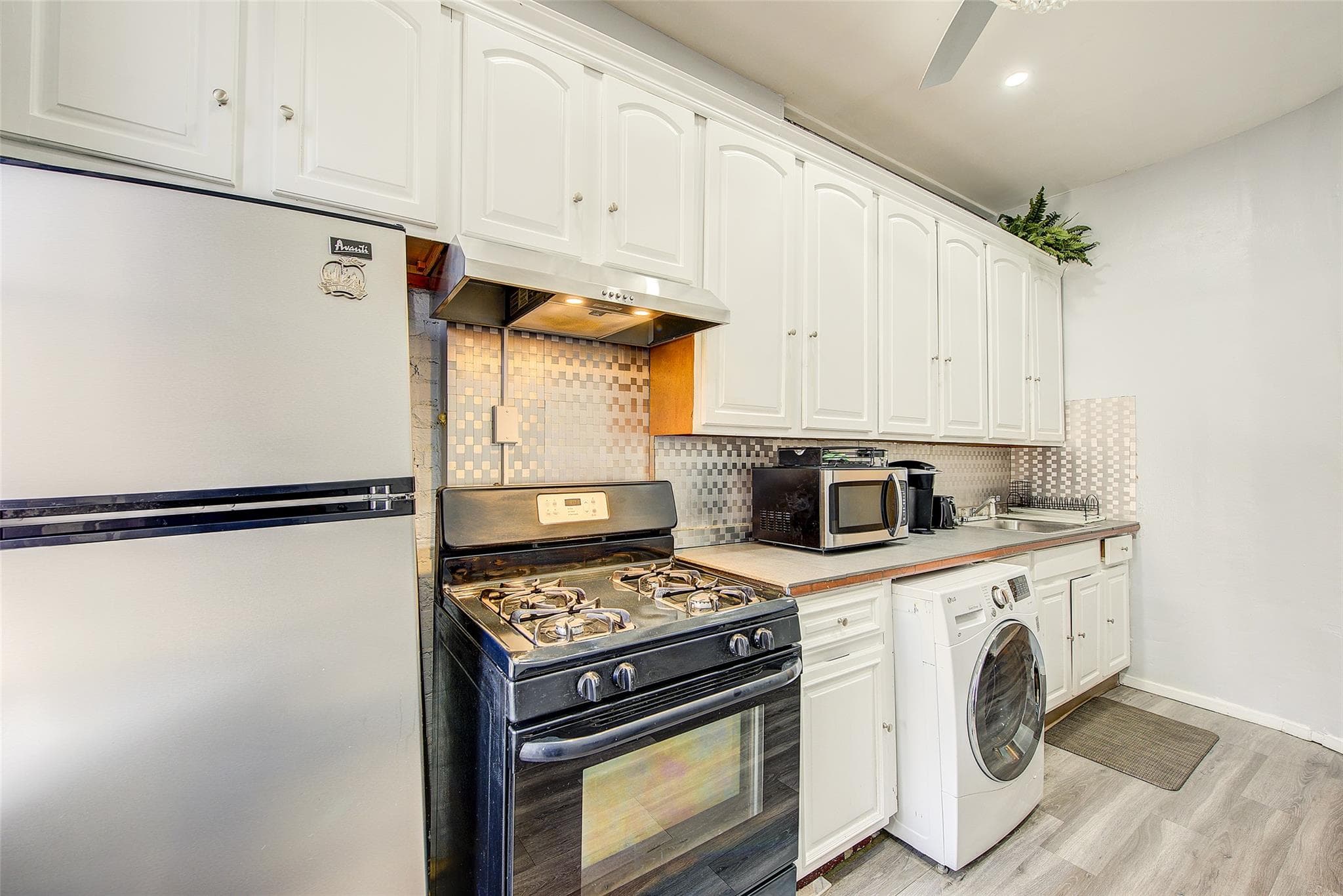 283 Montauk Avenue thumbnail 8