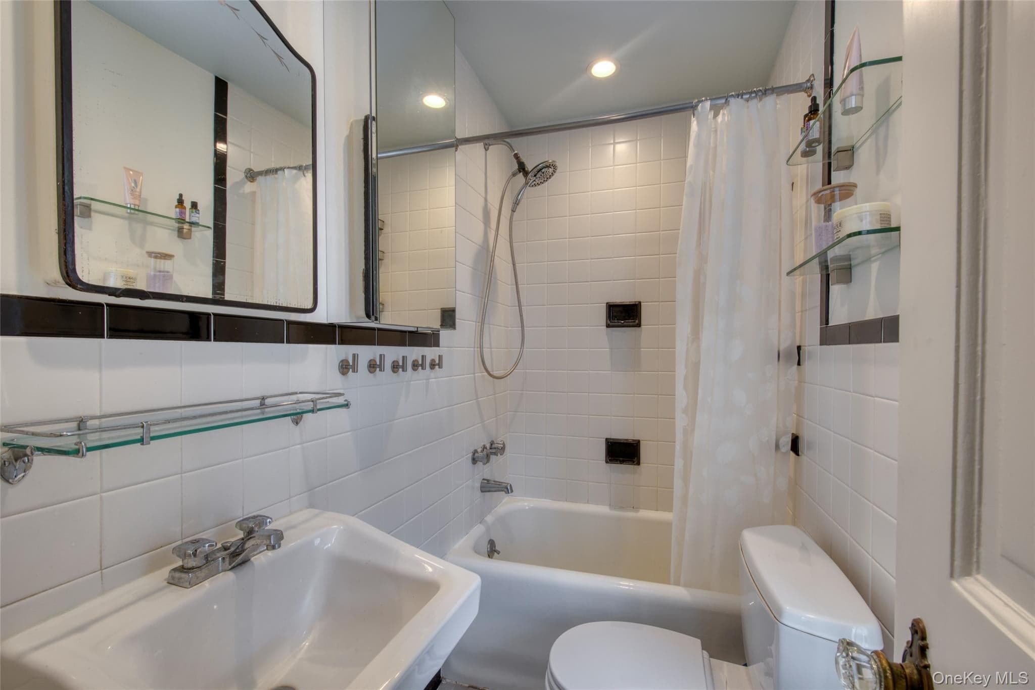 1405 Village Lane thumbnail 13