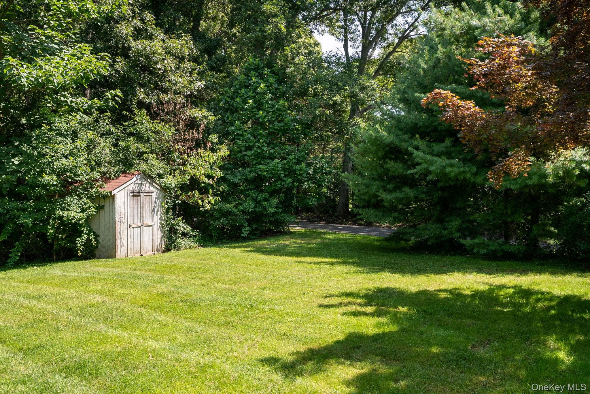 25 Brewster Avenue thumbnail 36