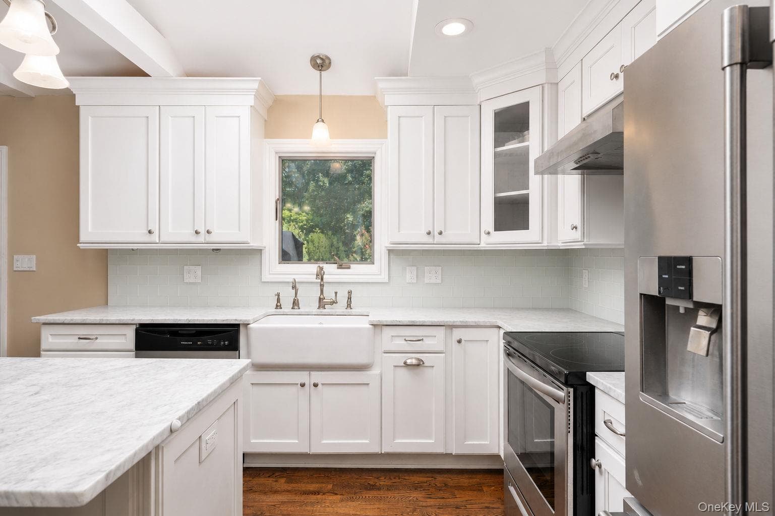 25 Brewster Avenue thumbnail 9