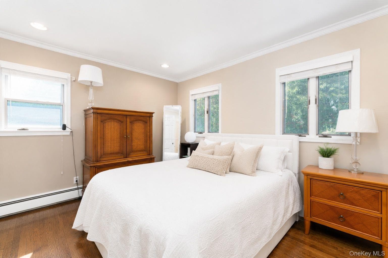 25 Brewster Avenue thumbnail 15
