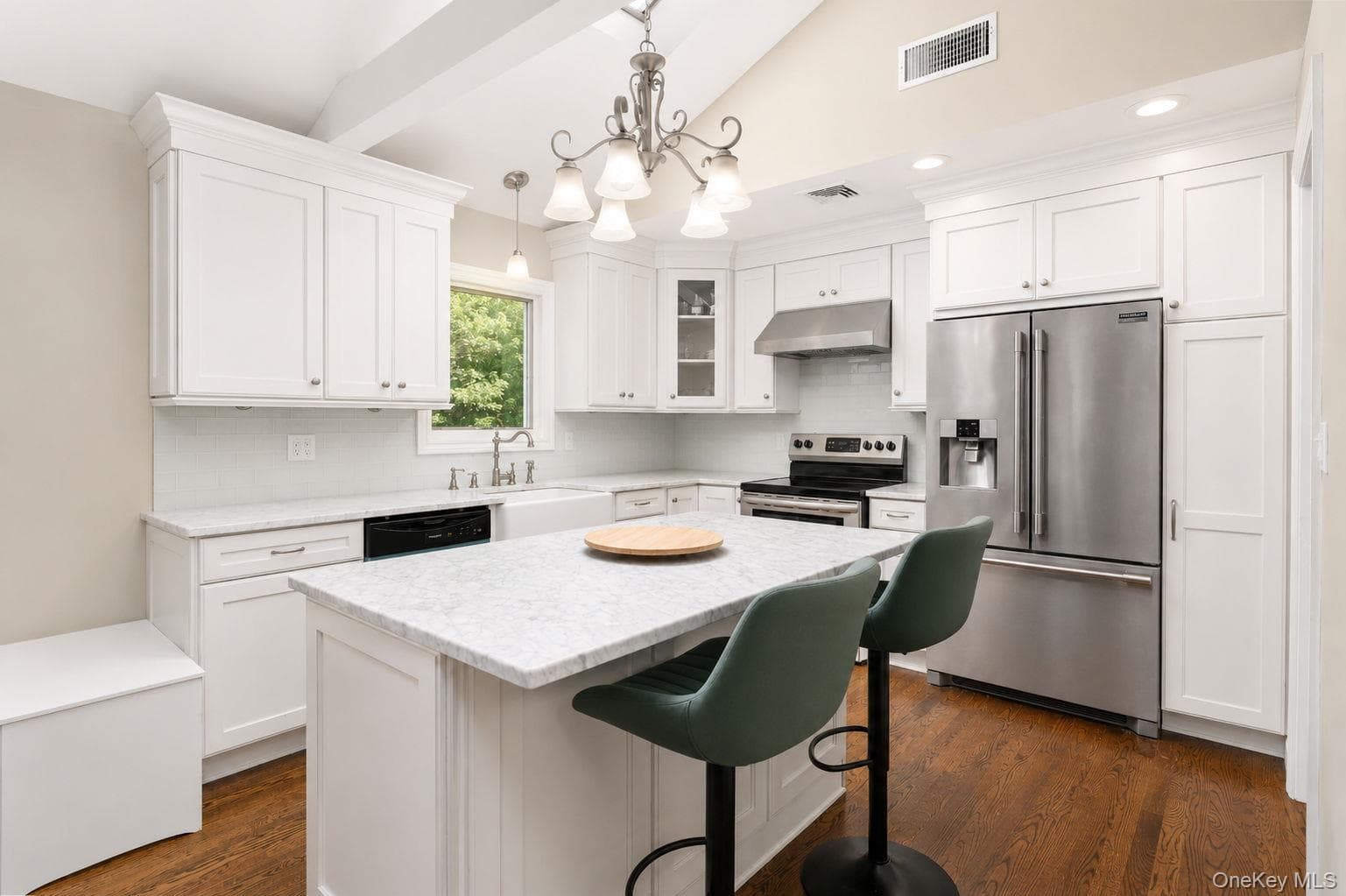 25 Brewster Avenue thumbnail 10